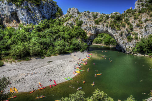 Vacances actives en famille : pourquoi choisir l’Ardèche ?