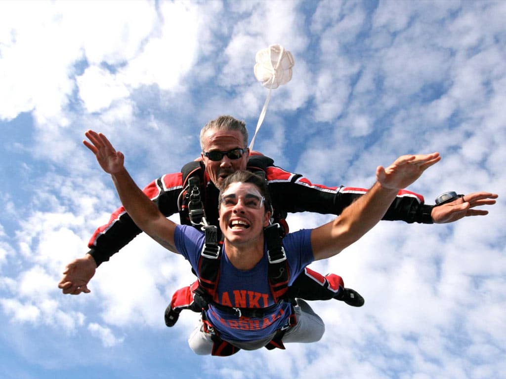5 lieux en France pour pratiquer le saut en parachute