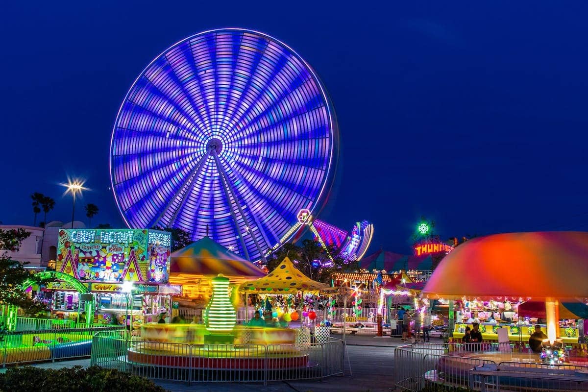 Les parcs d’attractions incontournables pour des moments de divertissement en famille ou entre amis