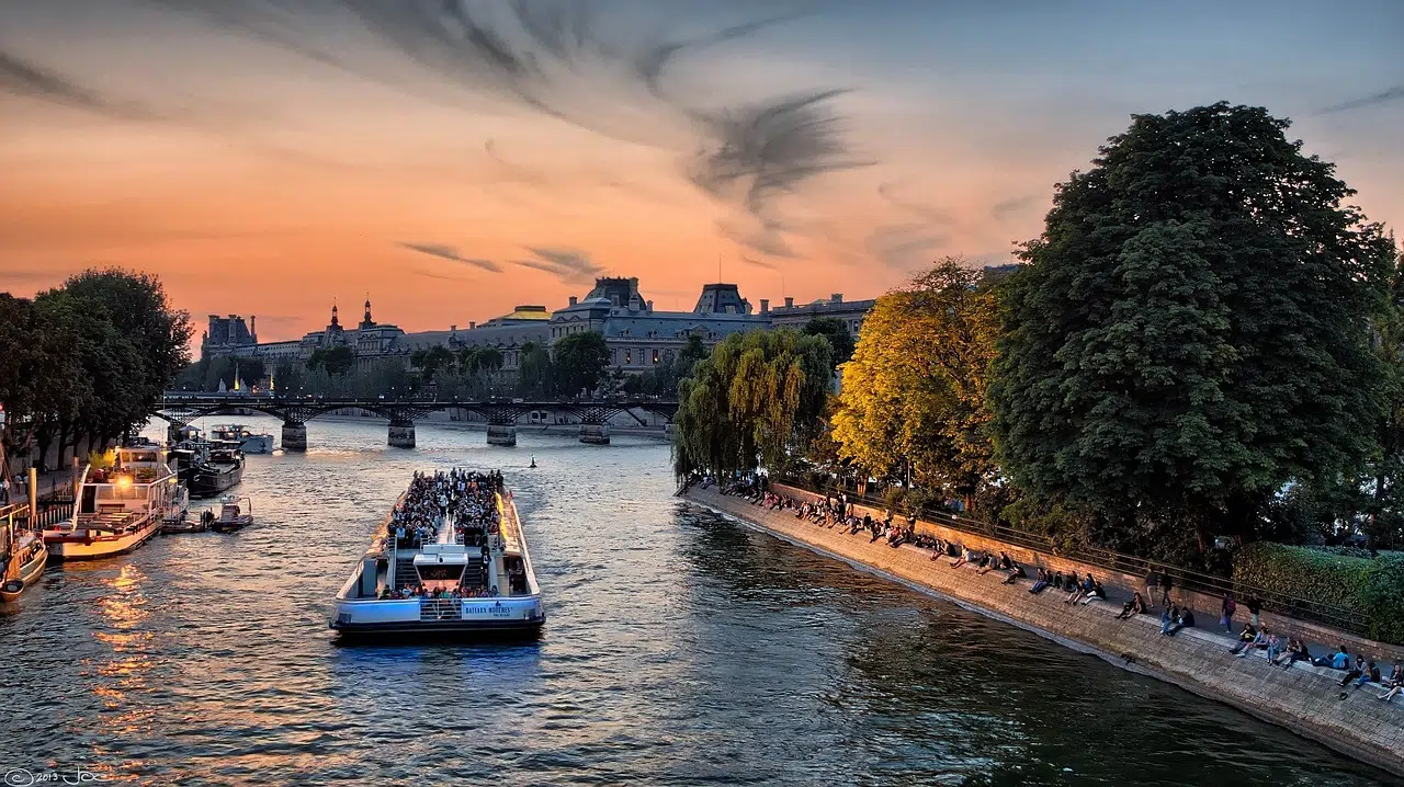 Focus sur les péniches de Paris, à louer pour vos événements