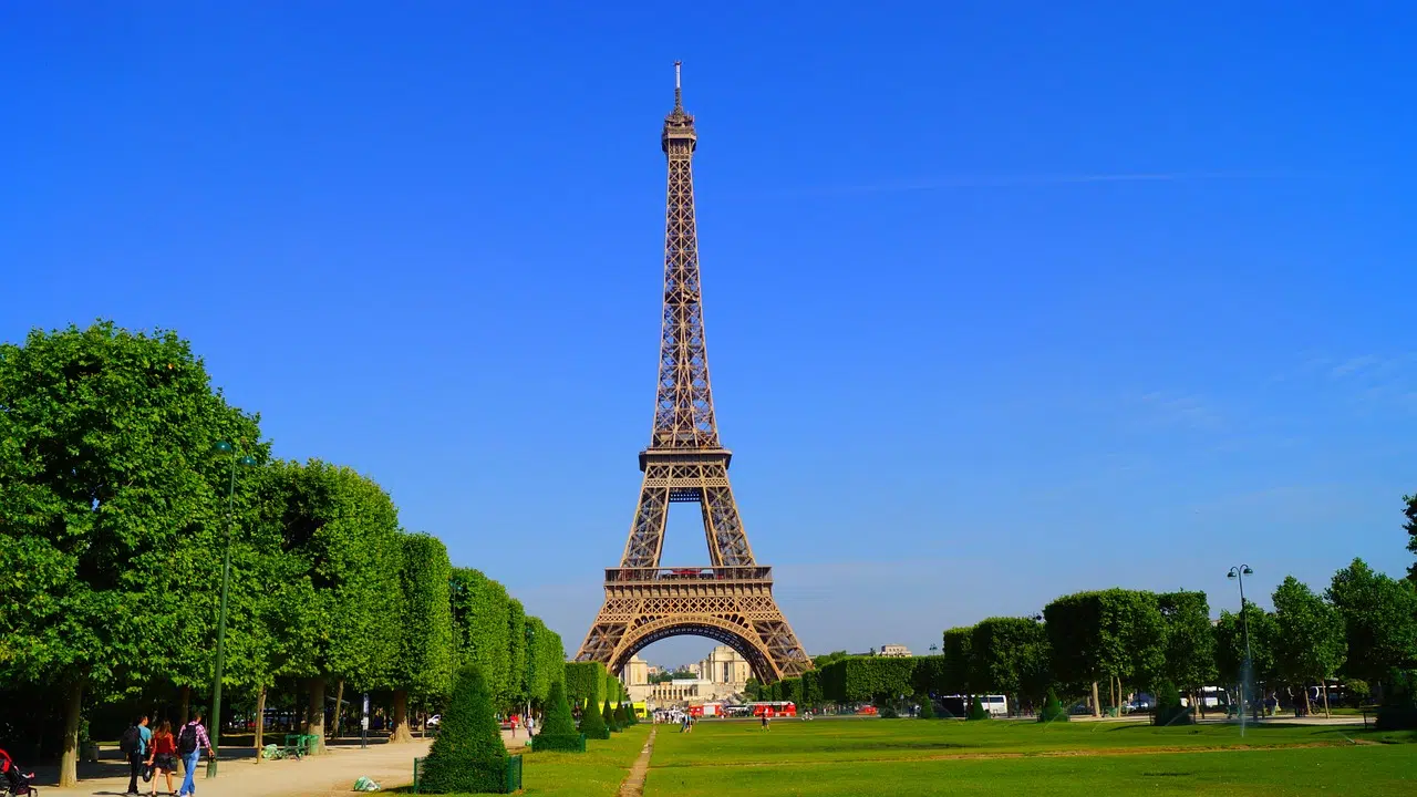 Astuces pour faire des économies importantes lors d’un séjour à Paris